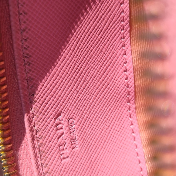 Pale Pink Prada Milano Wallet - Picture 15 of 15